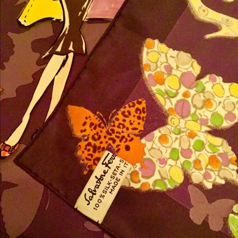 NWOT Salvatore Ferragamo LE 💯% Italian Silk Scarf